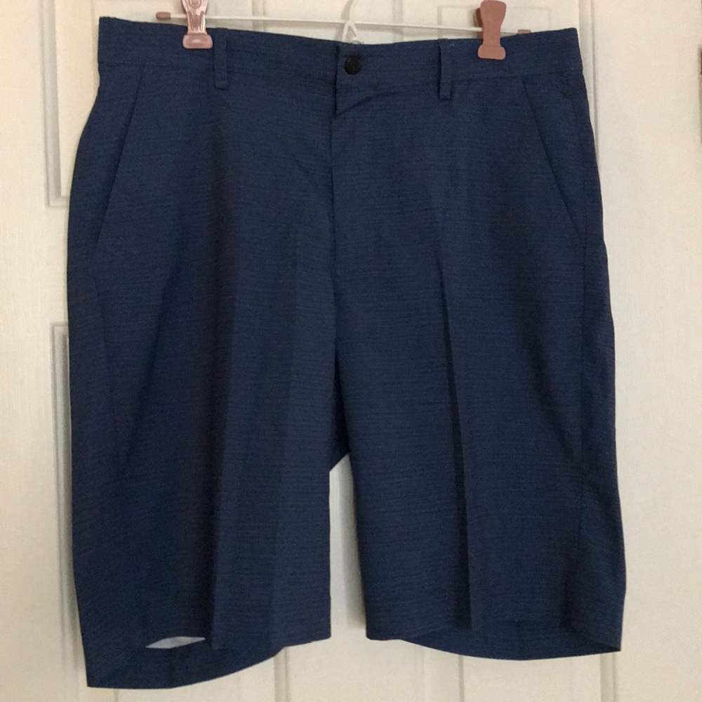 Greg Norman Blue Golf Shorts - 32 waist